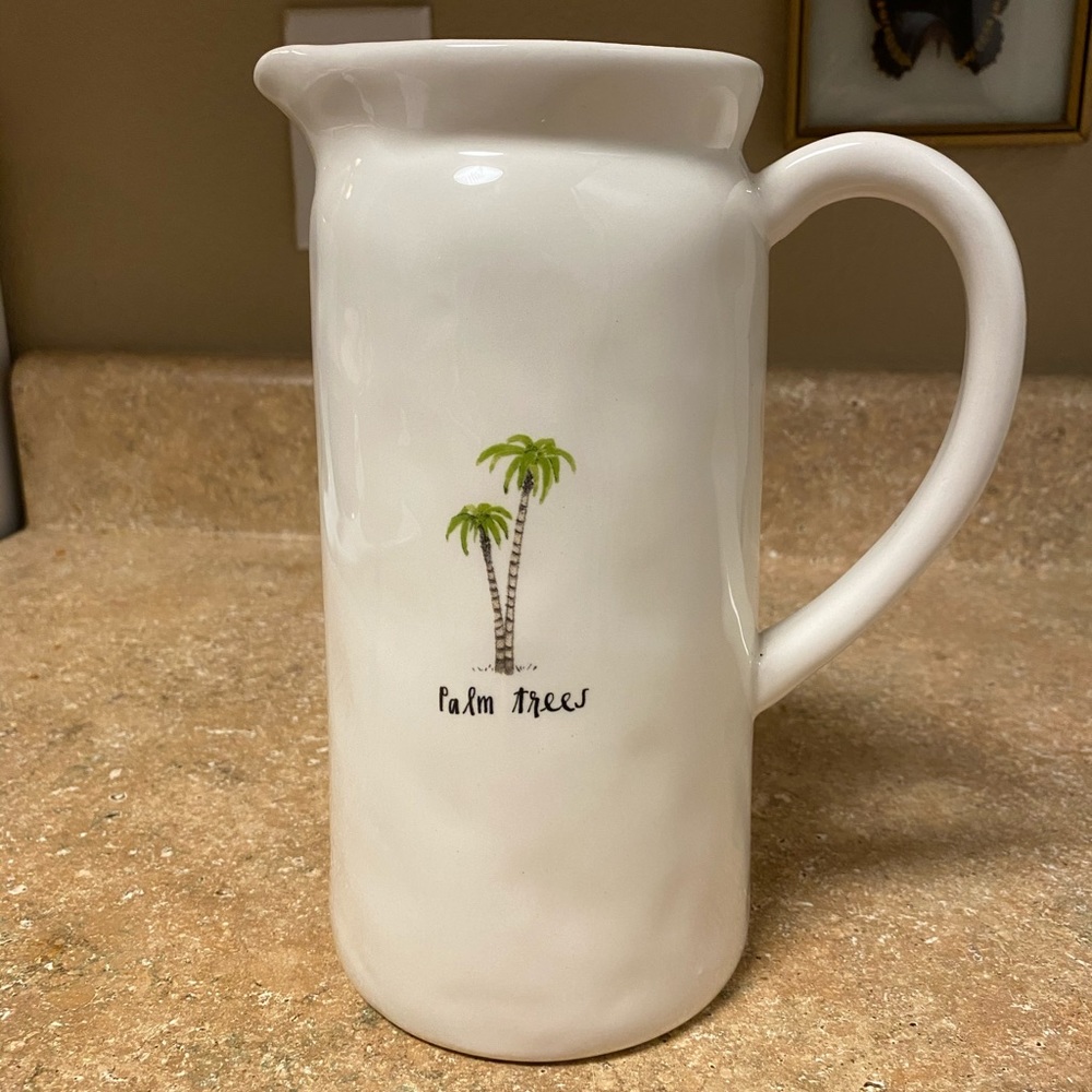 🍶RAE DUNN PITCHER🍶